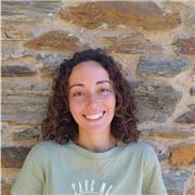 Studentessa Laureata impartisce lezioni di scienze in presenza ed online